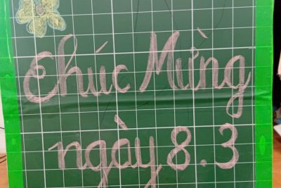 💐💐💐Happy women’s day💐💐Hòa chung không khí chào mừng Ngày Quốc tế Phụ nữ 8/3, các bạn nhỏ của Trường Mầm non Tịnh Minh đã hào hứng tham gia nhiều hoạt động nghệ thuật như hát múa, dán hoa, trang trí quà, thiệp để tặng bà, tặng mẹ, tặng cô.Mỗi sản phẩm tuy giản dị nhưng chứa đựng tình cảm, sự yêu thương và lòng biết ơn của các con dành cho những người phụ nữ thân yêu của mình.Những nụ cười rạng rỡ, ánh mắt háo hức của các bé đã tạo nên một ngày hội thật ấm áp, ý nghĩa và tràn đầy yêu thương.💐 Chúc tất cả bà, mẹ và cô giáo luôn mạnh khỏe, hạnh phúc và ngập tràn niềm vui trong ngày 8/3. Mời ba mẹ cùng nhìn lại những hình ảnh đáng yêu của các con.